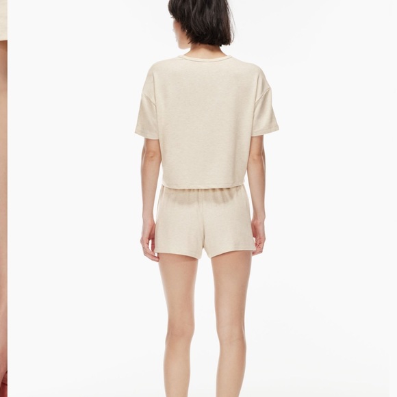 Aritzia Wilfred Free shorts - Picture 2 of 5